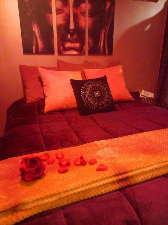 Love room, Les nuitées secrètes de Rouen Darnétal Extérieur photo