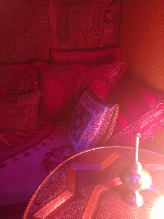 Love room, Les nuitées secrètes de Rouen Darnétal Extérieur photo