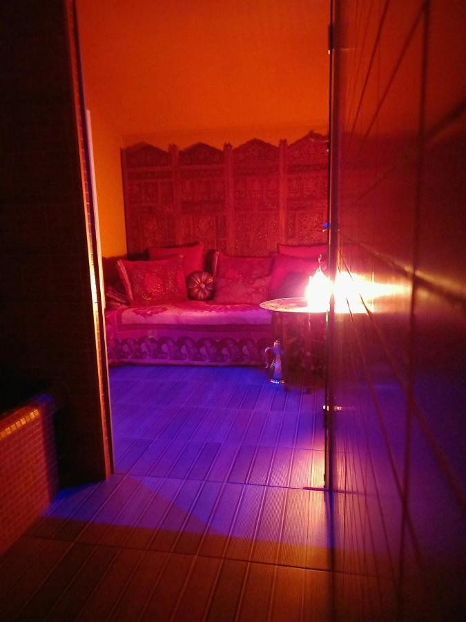 Love room, Les nuitées secrètes de Rouen Darnétal Extérieur photo