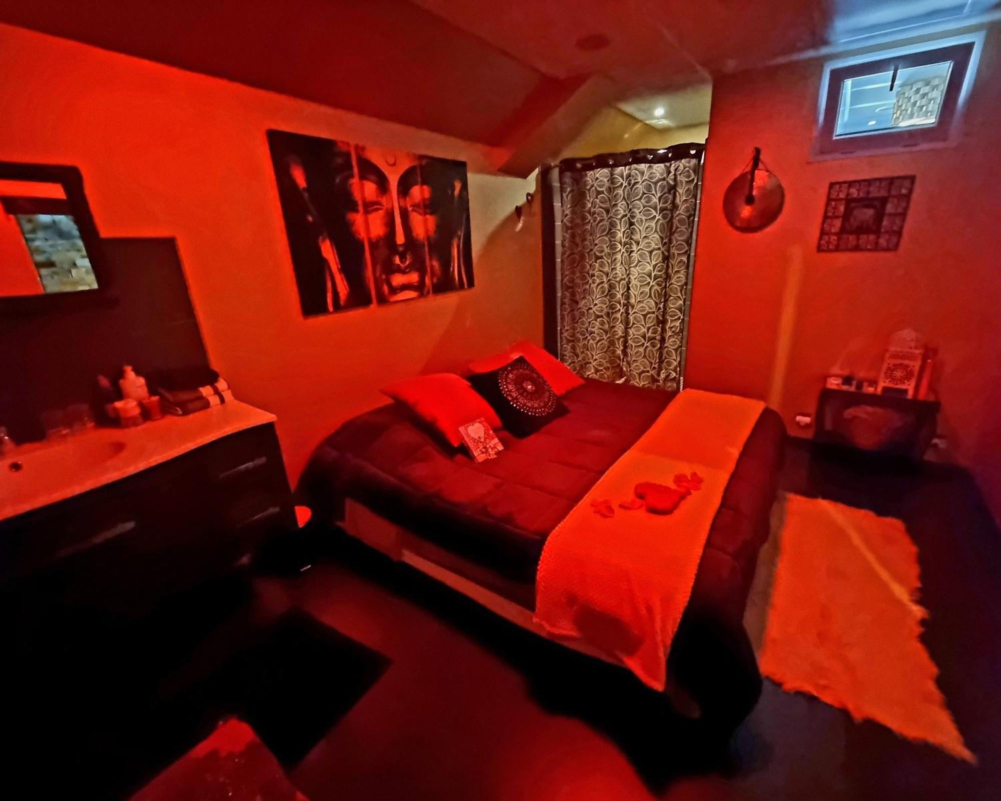 Love room, Les nuitées secrètes de Rouen Darnétal Extérieur photo