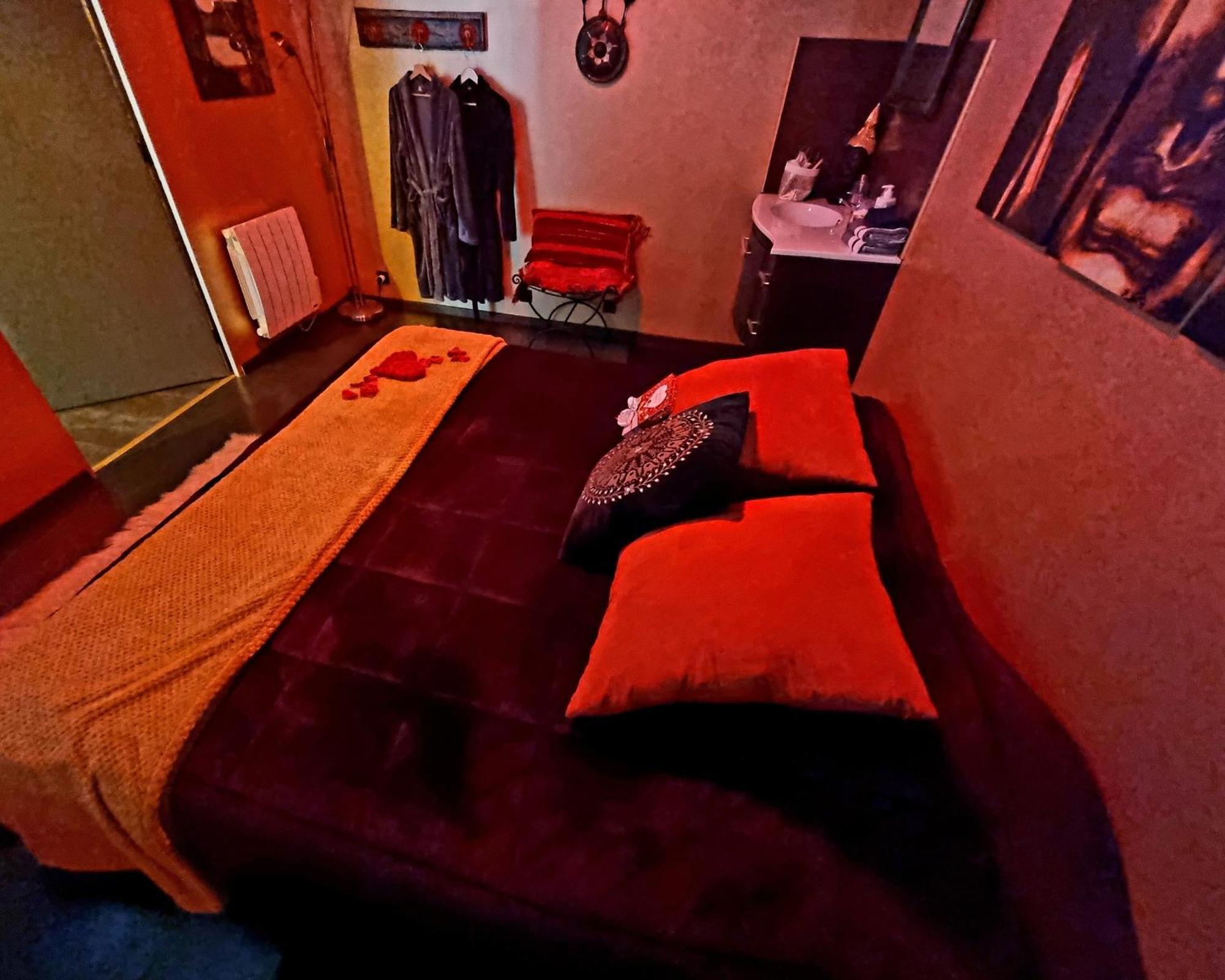 Love room, Les nuitées secrètes de Rouen Darnétal Extérieur photo
